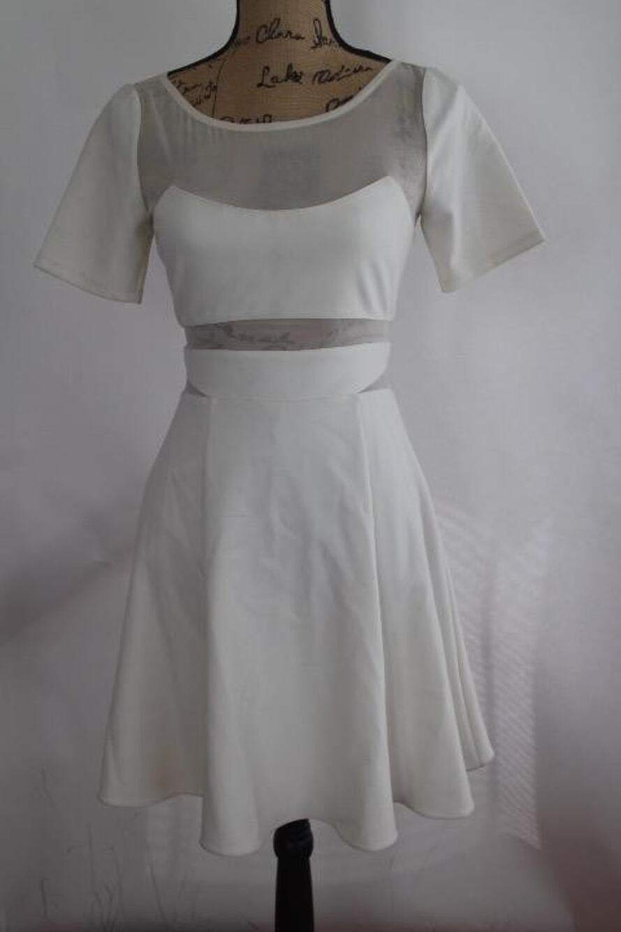 NWT ELIZABETH AND JAMES SELENA DRESS SIZE 2 (DR100
